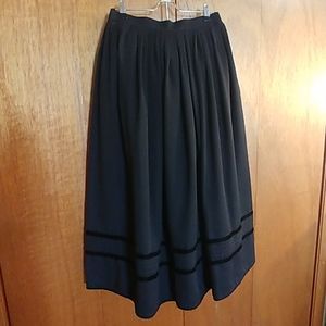 Skirt wool